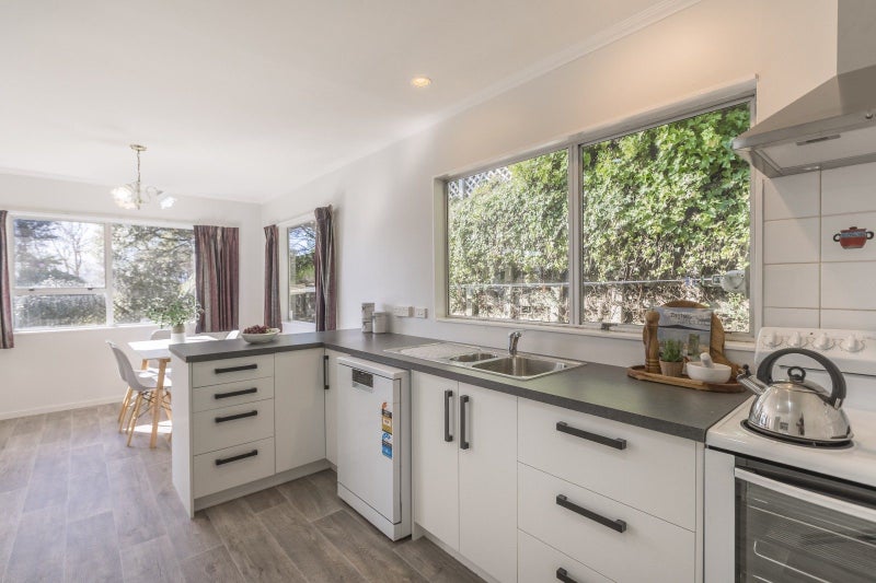 4 Chanel Grove, Waterloo, Lower Hutt - Carousel 2