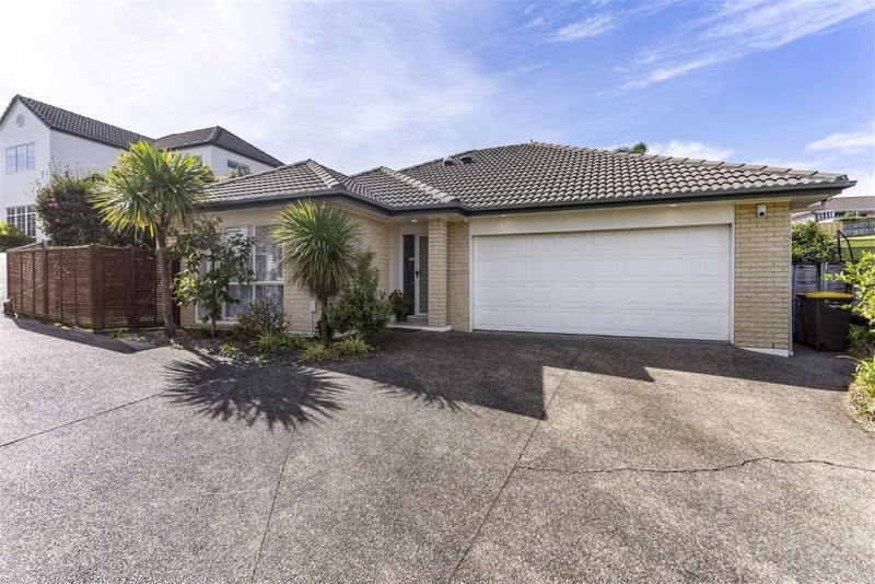 8 San Luis Place, Golflands, Auckland - Carousel 1