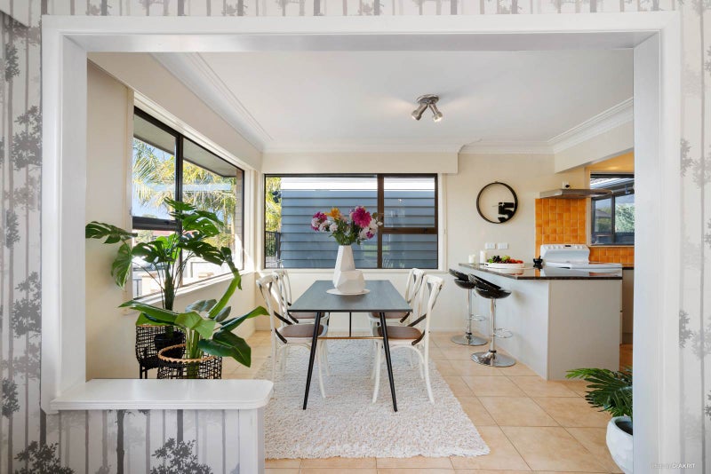 7 Buckingham Crescent, Manukau, Auckland - Carousel 2