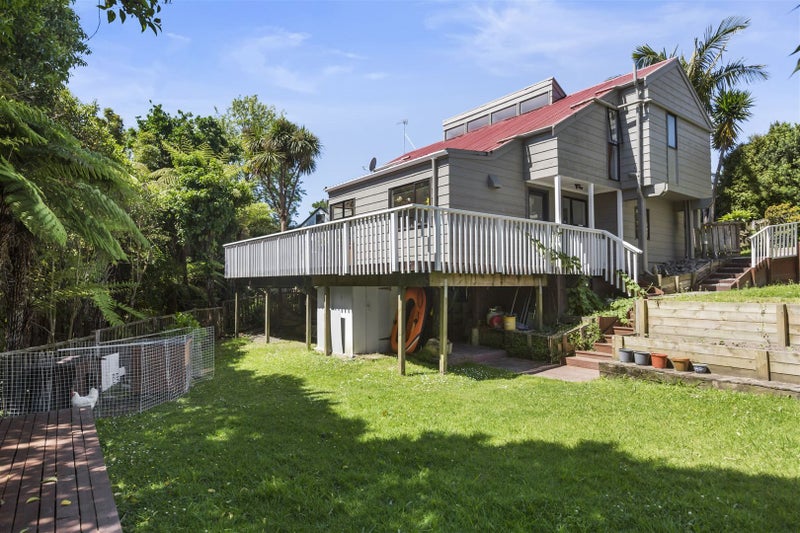 50 Robbies Road, Shelly Park, Auckland - Carousel 1
