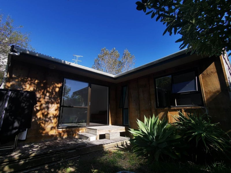 1295 Whangaparaoa Road, Army Bay, Whangaparaoa - Carousel 2