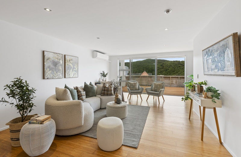 17 Saddleback Grove, Karori, Wellington - Carousel 1