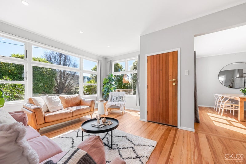 232 Fergusson Drive, Heretaunga, Upper Hutt - Carousel 1