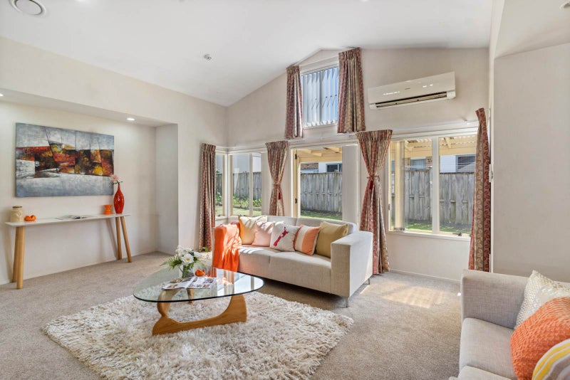 70 Riverton Drive, Randwick Park, Auckland - Carousel 1