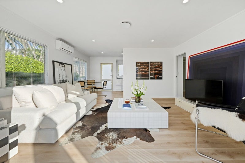 82 Birkenhead Avenue, Birkenhead, Auckland - Carousel 1