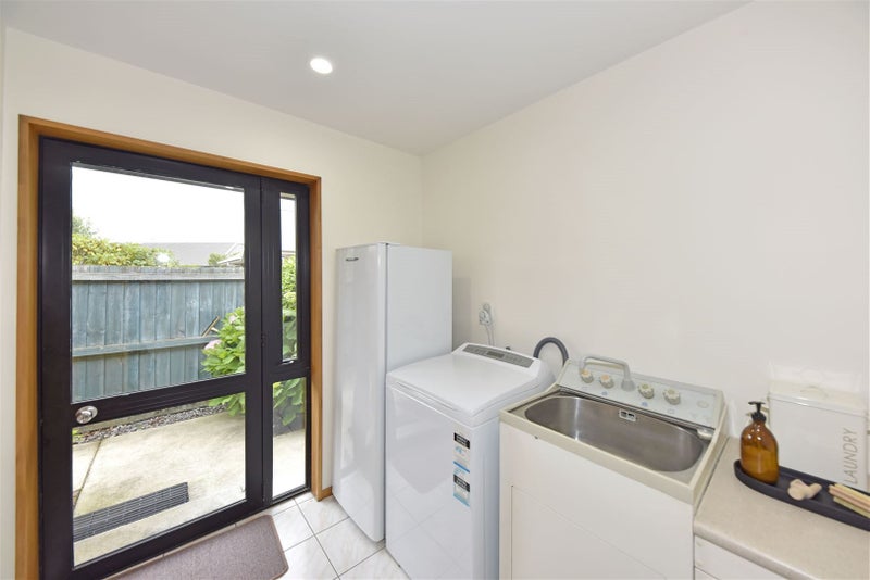 16 Claverley Gardens, Avonhead, Christchurch - Carousel 19