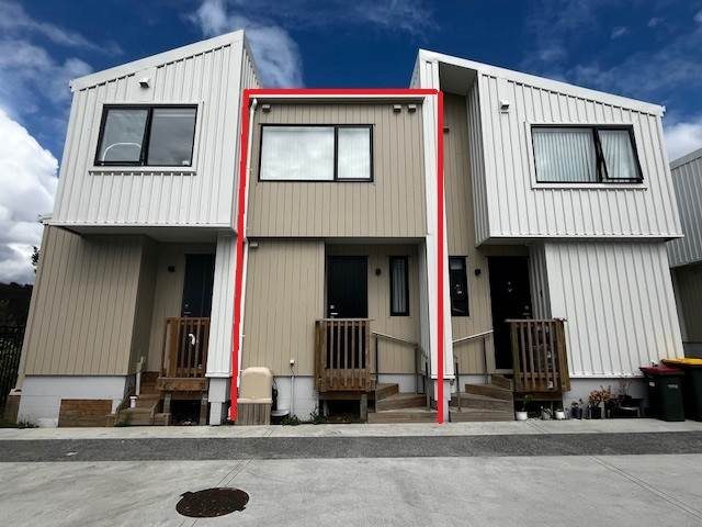 2/7 Cedar Heights Avenue, Massey, Auckland - Carousel 2