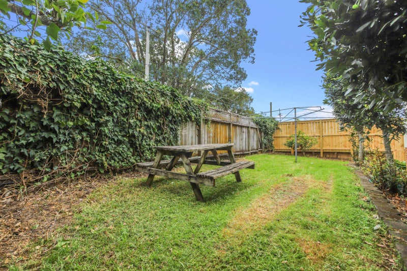 2/213 Queens Road, Panmure, Auckland - Carousel 13