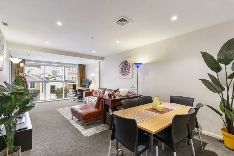 4F/5 Kent Terrace, Mount Victoria, Wellington - Carousel 2
