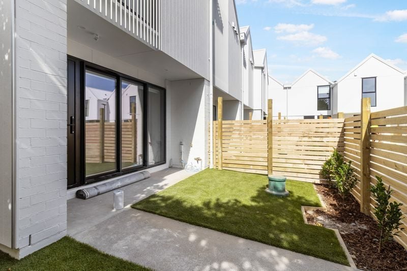 52 Taramea Street, Avondale, Auckland - Carousel 2