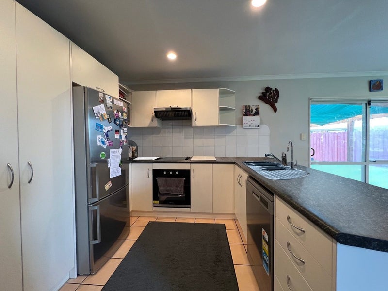 43 Morewa Place, Takanini, Auckland - Carousel 2