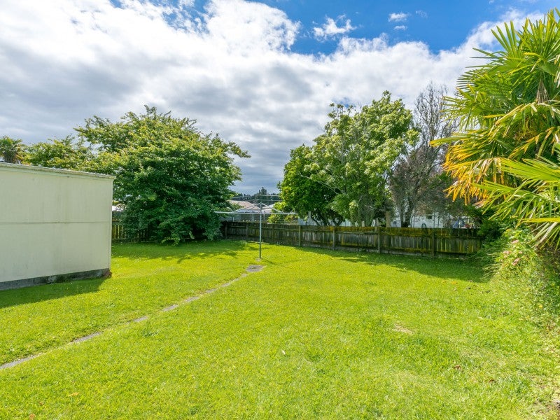 24 Rawlings Street, Bader, Hamilton - Carousel 2