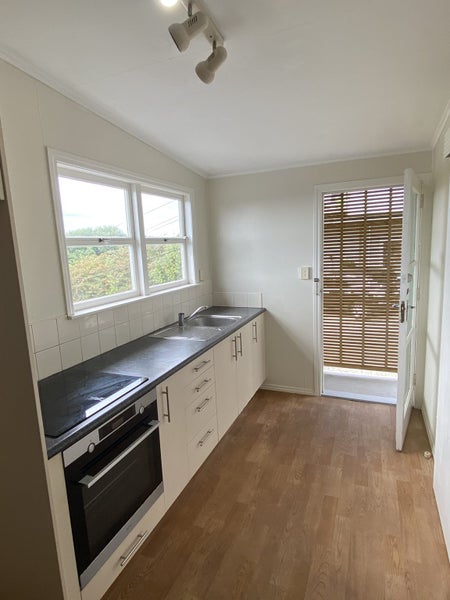 2/7 Kildare Avenue, Glendowie, Auckland - Carousel 2