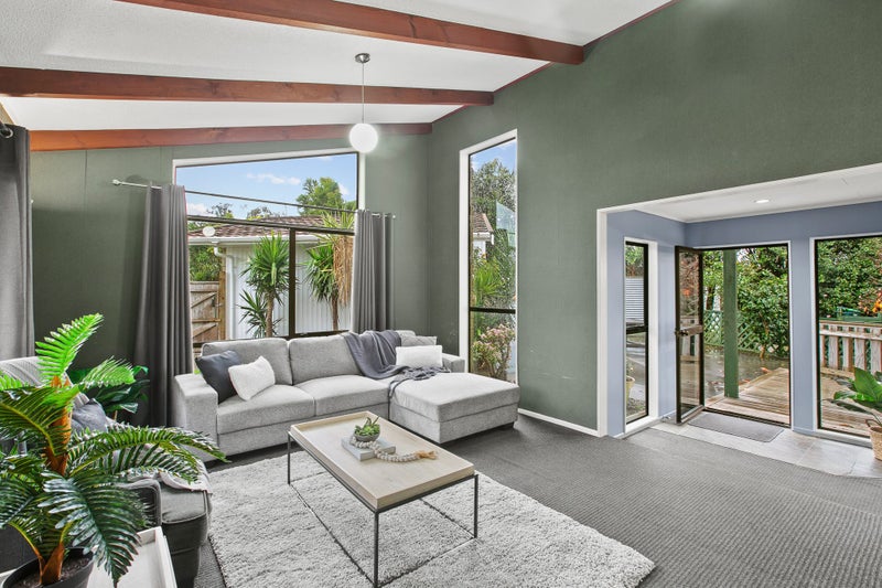 25 Montana Place, Merrilands, New Plymouth - Carousel 2