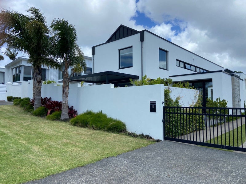 13 Sharon Road, Waiake, Auckland - Carousel 1