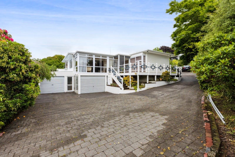 6D Beaumont Crescent, Frankleigh Park, New Plymouth - Carousel 2