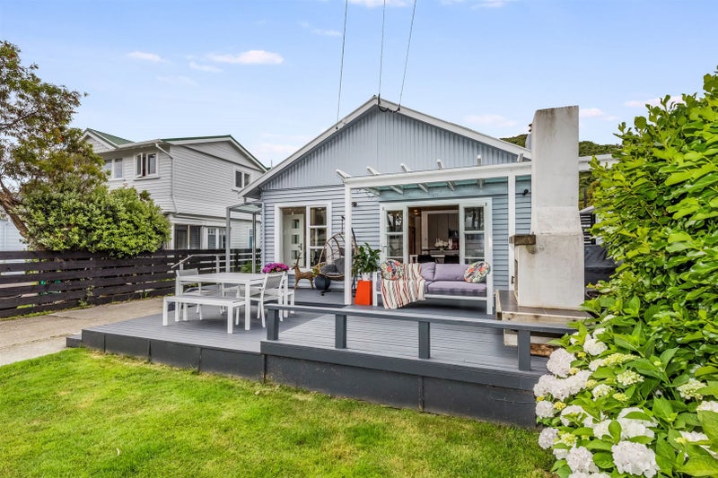 37 Tuatoru Street, Eastbourne, Lower Hutt - Carousel 2