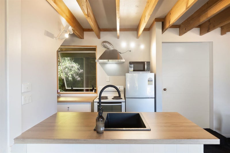 18B MacKinnon Terrace, Sunshine Bay, Queenstown - Carousel 2