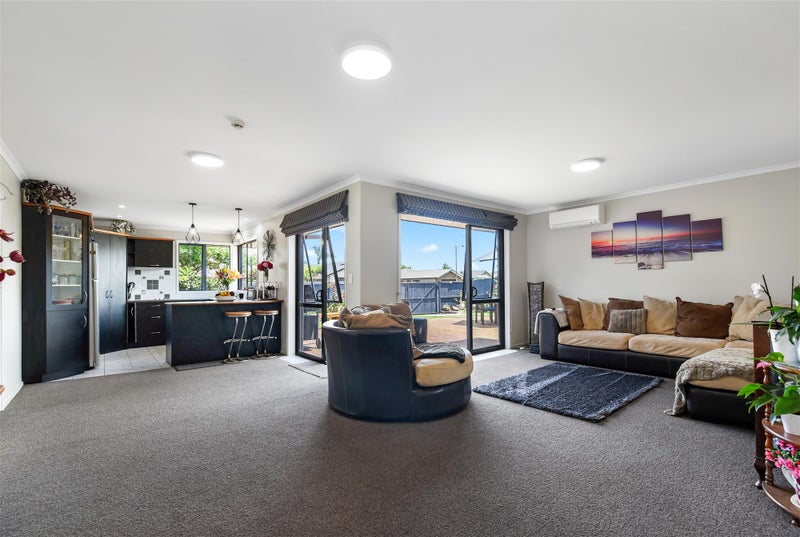 22 Wentworth Drive, Rototuna North, Hamilton - Carousel 2