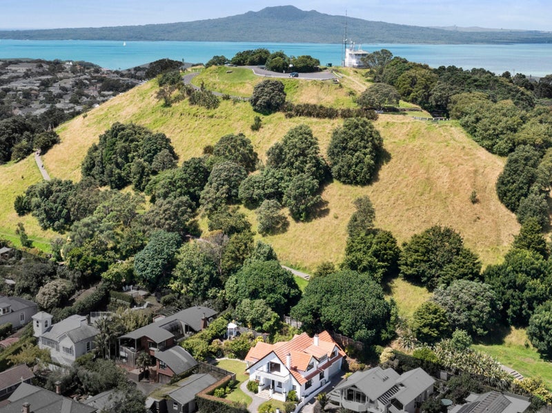 86 Victoria Road, Devonport, Auckland - Carousel 1