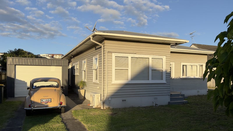 40A Hattaway Avenue, Bucklands Beach, Auckland - Carousel 1