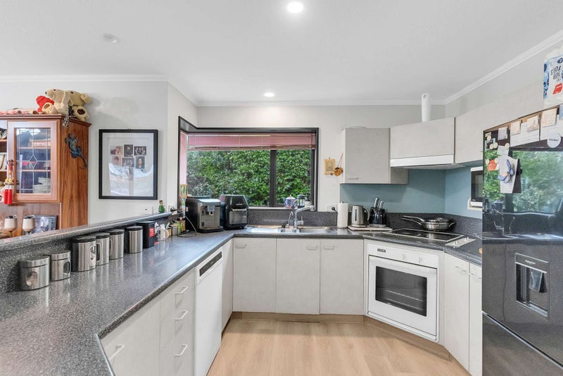 4 Digby Place, Allenton, Ashburton - Carousel 2