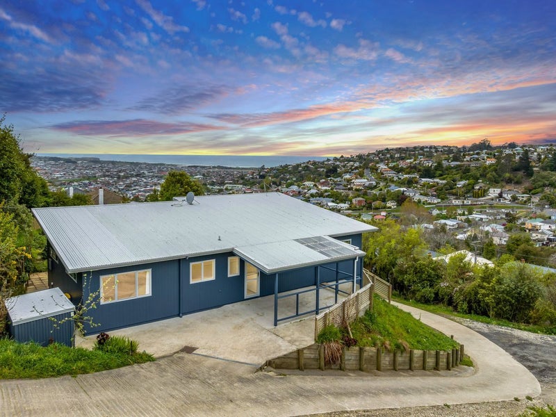12 Robinson Street, Lookout Point, Dunedin - Carousel 1