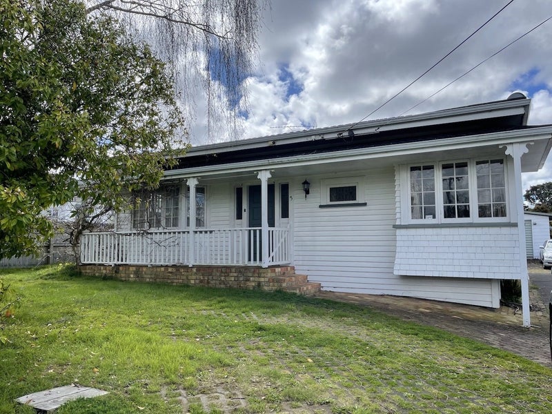 5 Fernleigh Avenue, Royal Oak, Auckland - Carousel 2