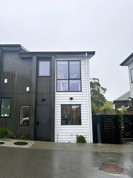 4/147B Carlisle Road, Northcross, Auckland - Carousel 1