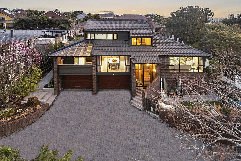 7 Culdaff Place, Mount Roskill, Auckland - Carousel 1