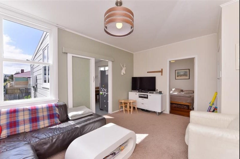 11 Harper Street, Newtown, Wellington - Carousel 2
