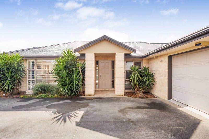33 Tennyson Avenue, Kelvin Grove, Palmerston North - Carousel 2