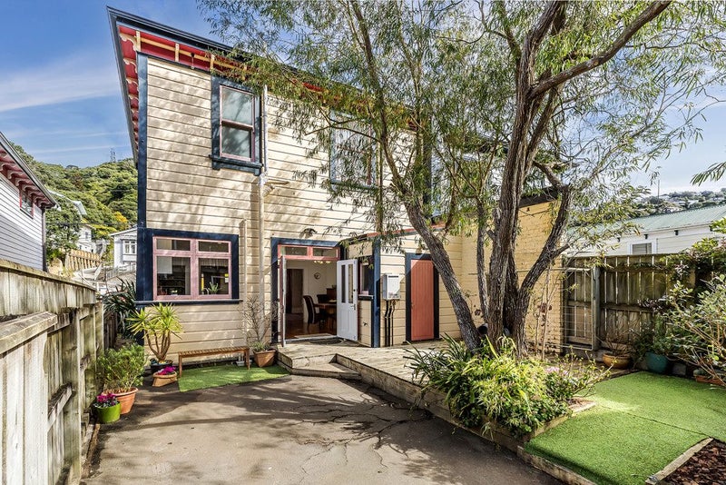 166 Aro Street, Aro Valley, Wellington - Carousel 2