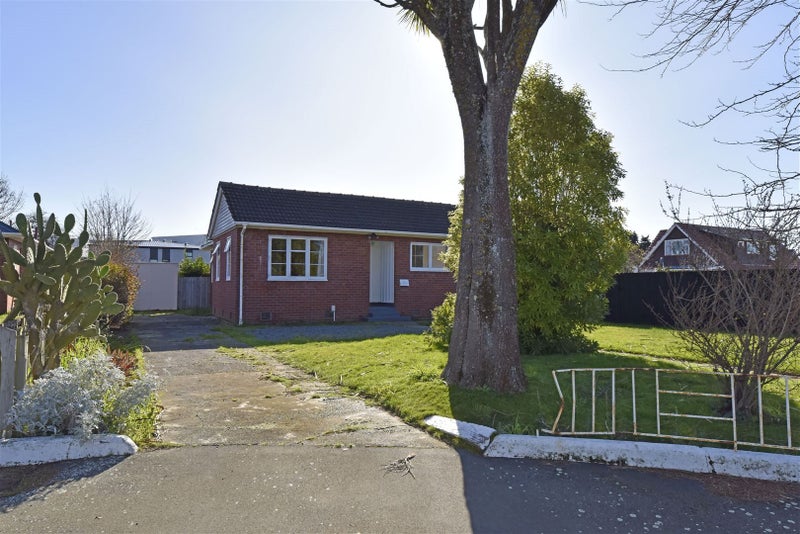 8 Rowe Place, Burwood, Christchurch - Carousel 1