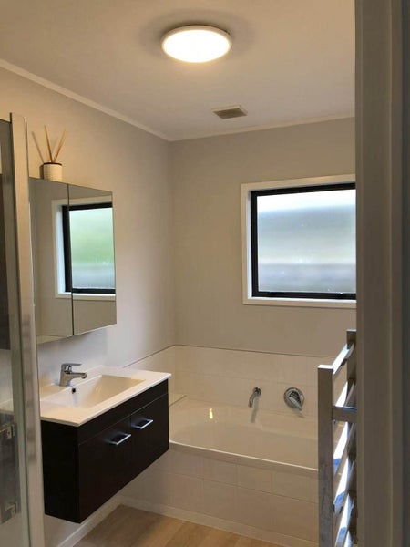 2/23 Tonkin Drive, Sunnynook, Auckland - Carousel 13