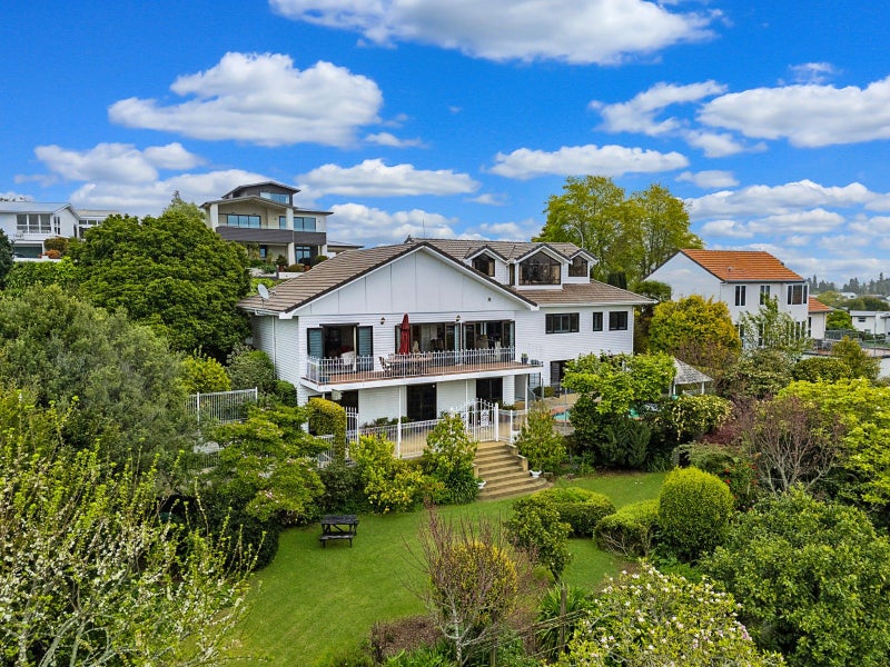 150 Lake Crescent, Hamilton Lake, Hamilton - Carousel 2