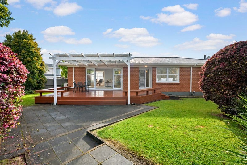 17 Celtic Crescent, Ellerslie, Auckland - Carousel 2