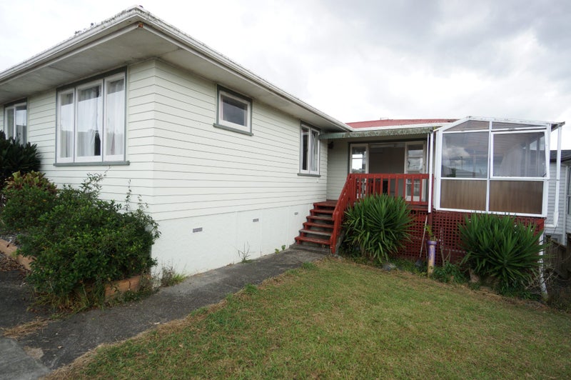 13B Maybelle Place, Kelston, Auckland - Carousel 2