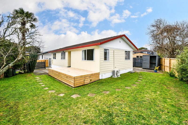 1/17 Etherton Drive, Weymouth, Auckland - Carousel 1