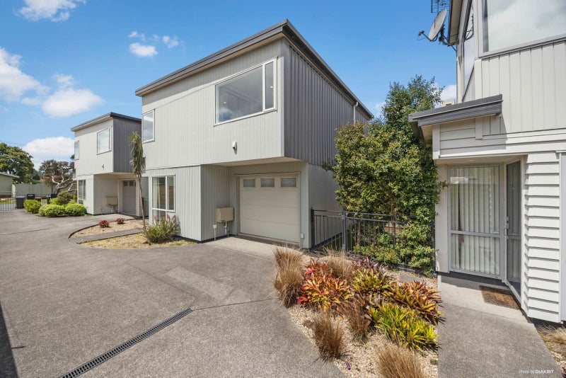 3B Anderson Avenue, Point England, Auckland - Carousel 2