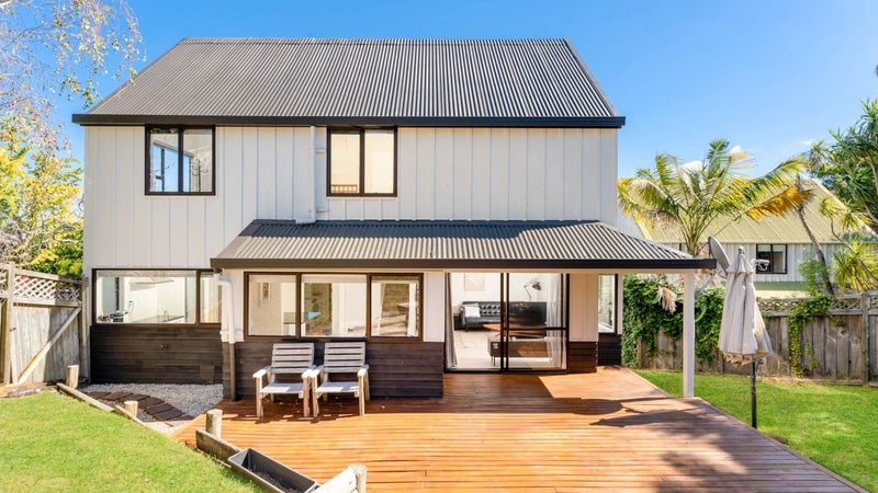 1/11 Brian Avenue, Forrest Hill, Auckland - Carousel 1