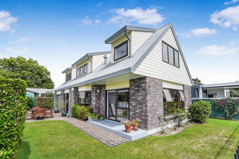 23 Kelvin Place, Hamilton East, Hamilton - Carousel 1