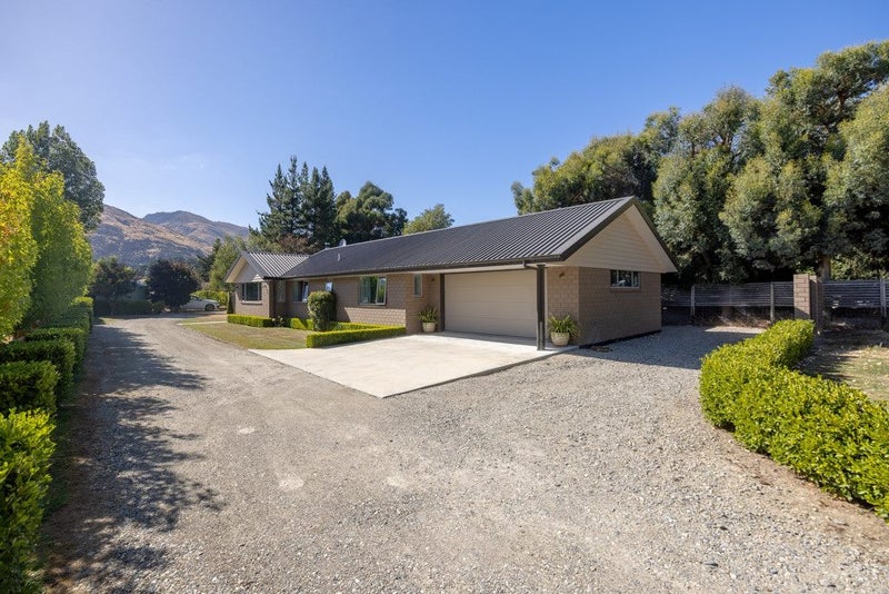 11 Long Grass Place, Wanaka - Carousel 2