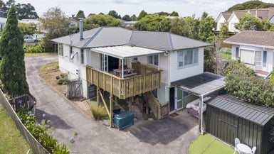 15 Darcy Place, Massey, Auckland - Carousel 1