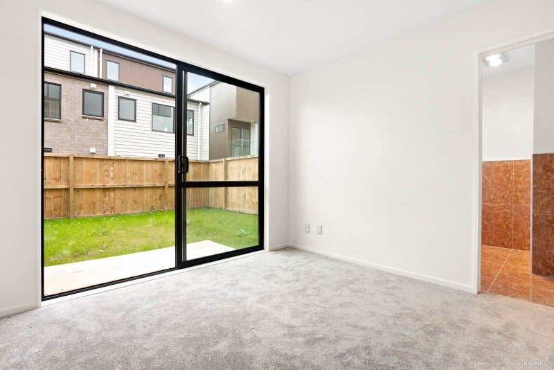 38 Bloom Crescent, Sunnyvale, Auckland - Carousel 2