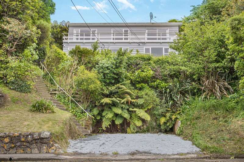 111 HEKE STreet, NGAIO, WELLINGTON - Carousel 1