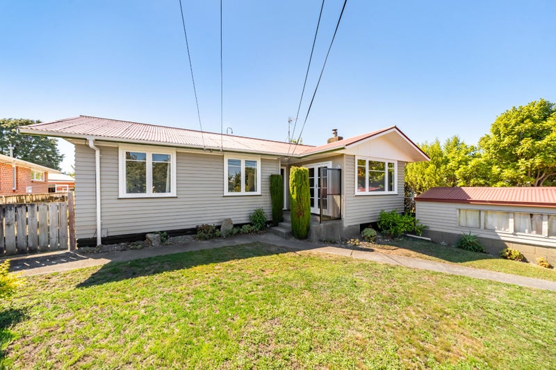 20 Totara Park Road, Clouston Park, Upper Hutt - Carousel 2