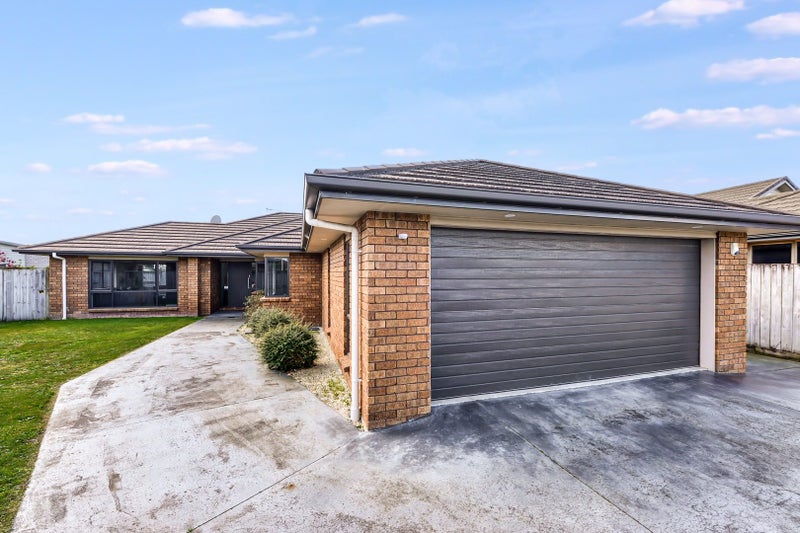 8 Mosslea Court, Rototuna North, Hamilton - Carousel 1