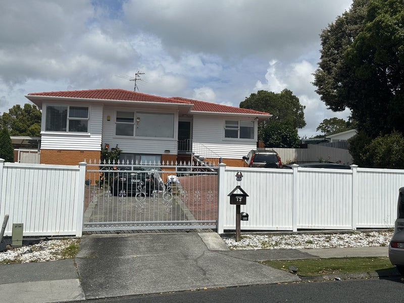 13 Ervine Place, Bucklands Beach, Auckland - Carousel 1