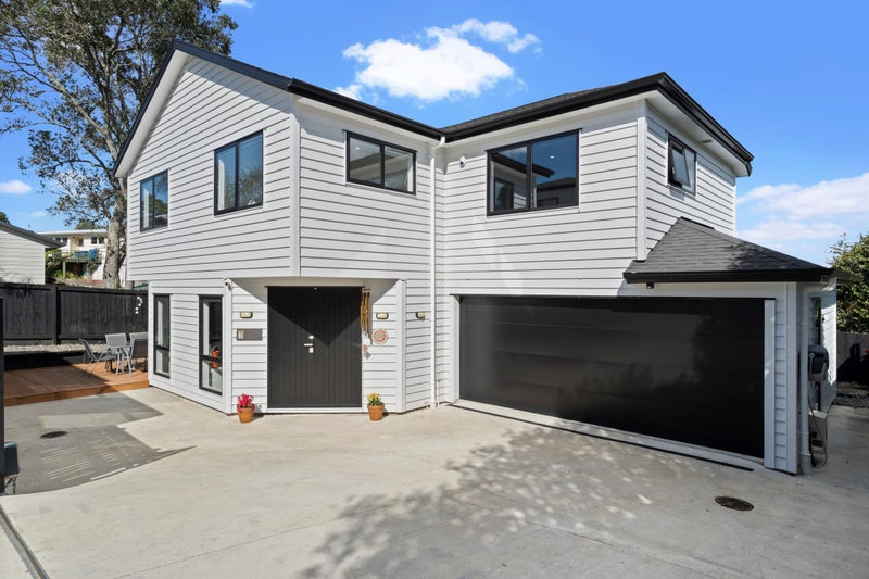 7A Halcombe Place, Green Bay, Auckland - Carousel 2